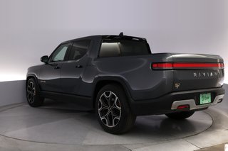 2022 Rivian R1T — photo 13 of 23