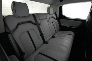 2022 Rivian R1T — photo 4 of 23