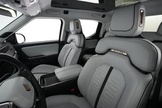 2022 Rivian R1T — photo 3 of 23