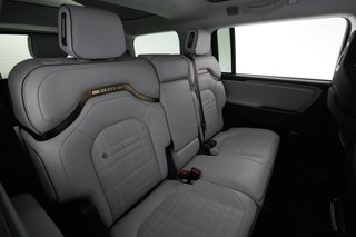 2025 Rivian R1S — photo 4 of 27