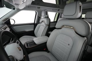 2025 Rivian R1S — photo 3 of 27