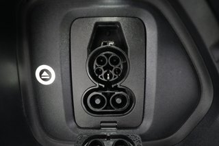 2025 Rivian R1S — photo 8 of 27