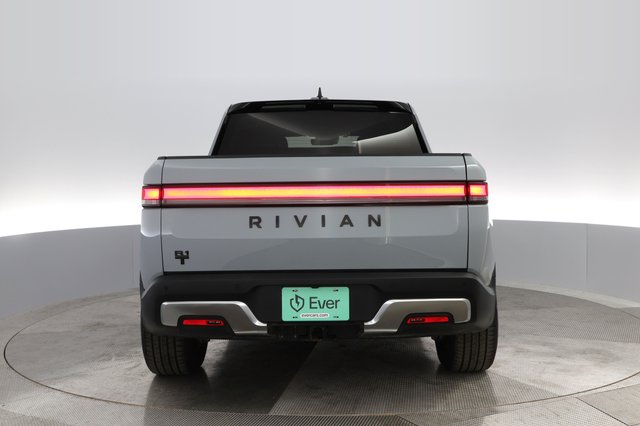 2022 Rivian R1T — photo 9 of 29