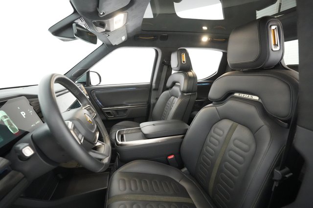 2022 Rivian R1T — photo 18 of 29