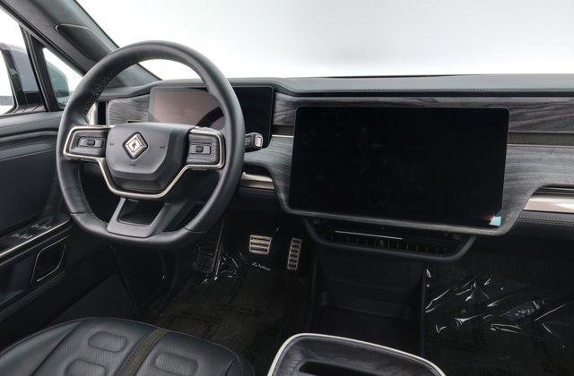 2022 Rivian R1T — photo 3 of 29