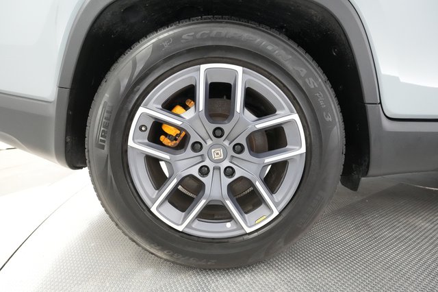 2022 Rivian R1T — photo 15 of 29