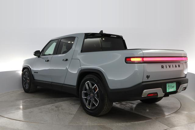 2022 Rivian R1T — photo 10 of 29