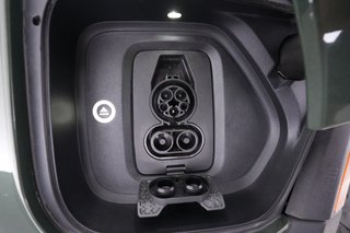 2025 Rivian R1S — photo 8 of 24