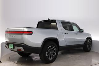 2024 Rivian R1T — photo 2 of 25