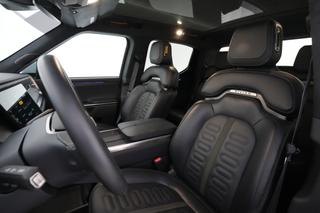 2024 Rivian R1T — photo 3 of 25