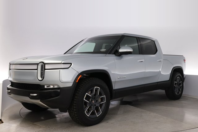 2024 Rivian R1T — VIN 7FCTGBAA1RN033045