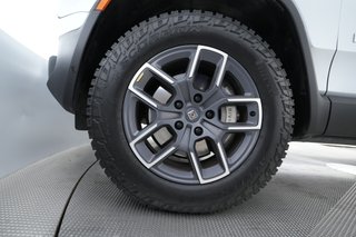 2024 Rivian R1T — photo 7 of 25