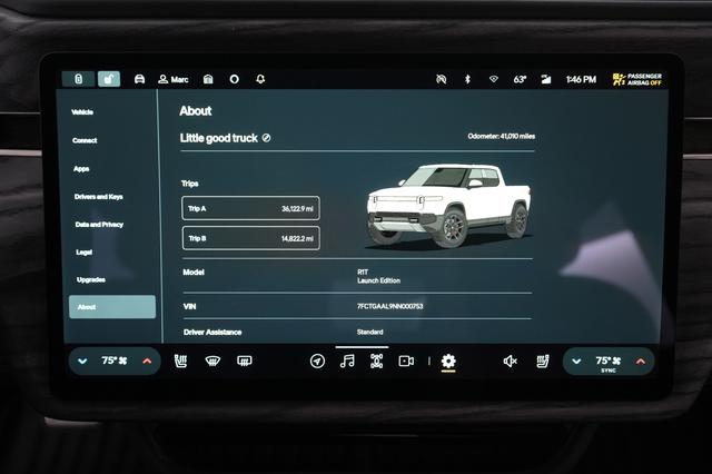 2022 Rivian R1T — photo 4 of 32