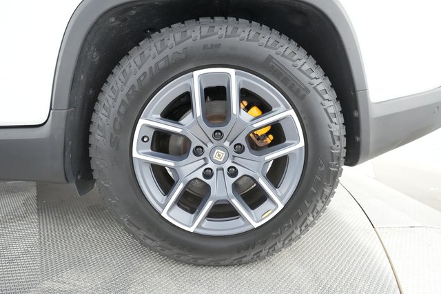 2022 Rivian R1T — photo 14 of 32