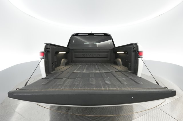 2022 Rivian R1T — photo 21 of 32