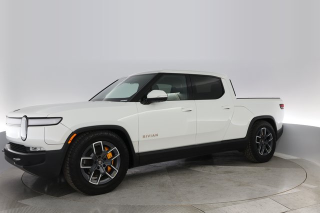 2022 Rivian R1T — photo 12 of 32
