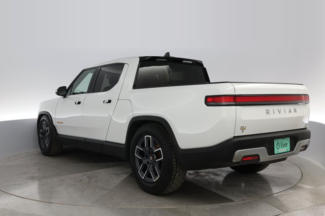 2022 Rivian R1T — photo 11 of 32