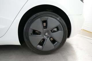 2022 Tesla Model 3 — photo 7 of 26