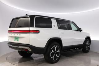 2023 Rivian R1S — photo 2 of 26