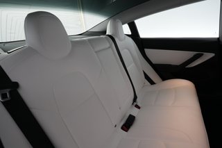 2020 Tesla Model 3 — photo 4 of 24