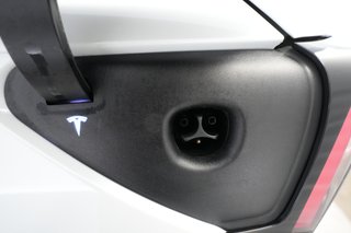 2021 Tesla Model Y — photo 8 of 25