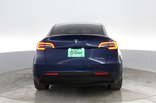 2020 Tesla Model Y — photo 10 of 34