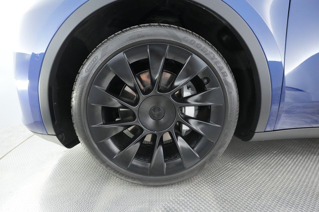 2020 Tesla Model Y — photo 13 of 34