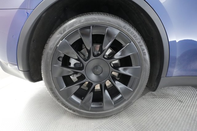 2020 Tesla Model Y — photo 16 of 34