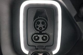 2022 Rivian R1T — photo 8 of 25
