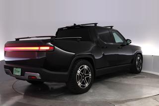 2022 Rivian R1T — photo 2 of 25