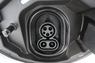 2022 MINI Cooper SE — photo 8 of 23
