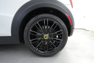 2022 MINI Cooper SE — photo 7 of 23