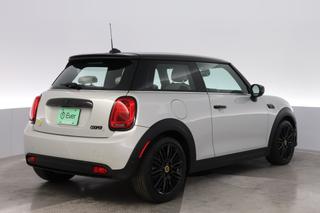 2022 MINI Cooper SE — photo 2 of 23