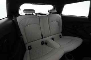2022 MINI Cooper SE — photo 4 of 23