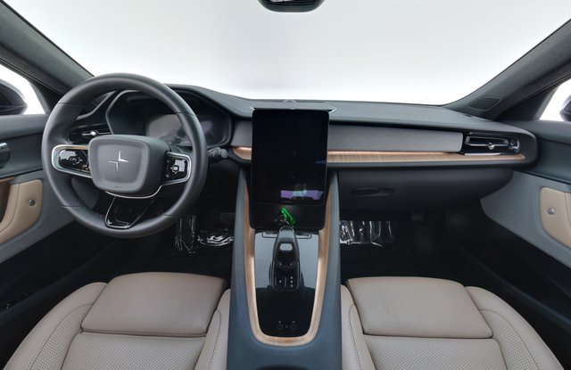 2021 Polestar 2 — photo 18 of 33