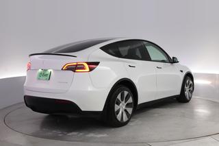 2023 Tesla Model Y — photo 2 of 21