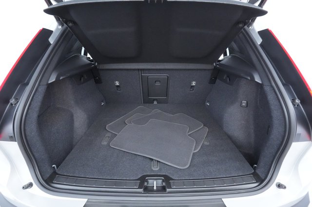 2023 Volvo XC40 Recharge — photo 24 of 31