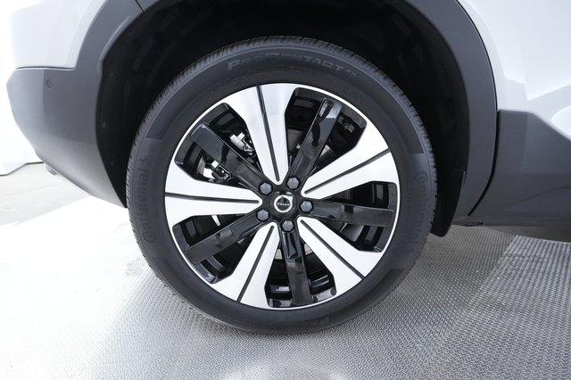 2023 Volvo XC40 Recharge — photo 15 of 31
