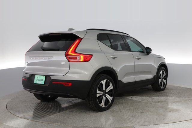 2023 Volvo XC40 Recharge — photo 2 of 31