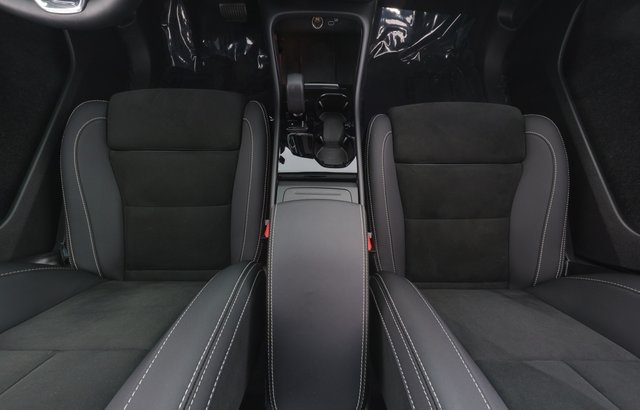 2023 Volvo XC40 Recharge — photo 19 of 31