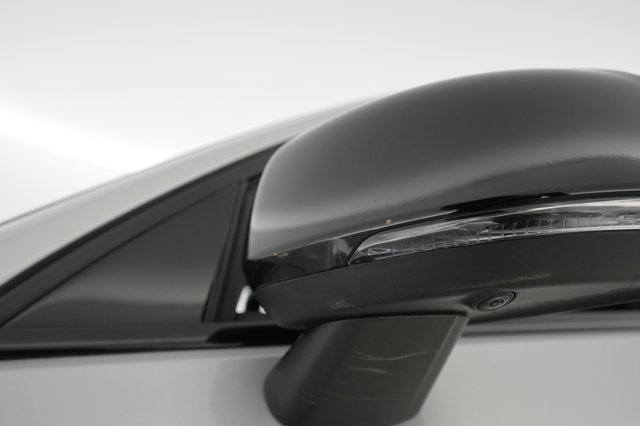 2023 Volvo XC40 Recharge — photo 27 of 31