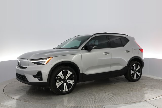 2023 Volvo XC40 Recharge — photo 11 of 31