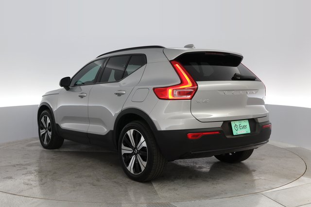 2023 Volvo XC40 Recharge — photo 10 of 31