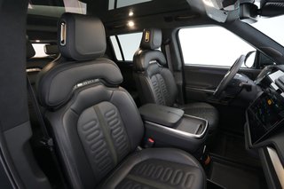 2024 Rivian R1S — photo 18 of 24