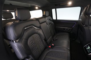 2024 Rivian R1S — photo 4 of 24