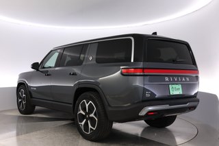 2024 Rivian R1S — photo 13 of 24
