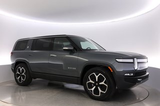 2024 Rivian R1S — photo 11 of 24