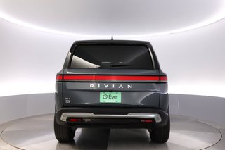 2024 Rivian R1S — photo 12 of 24
