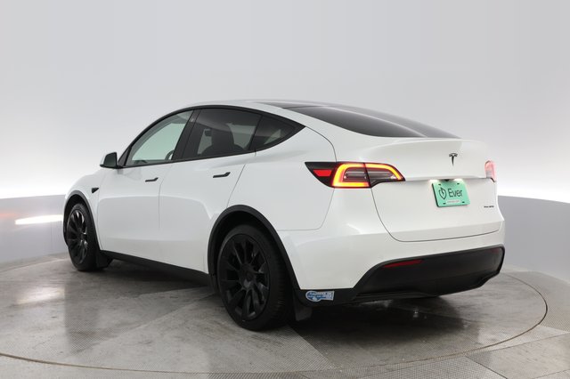 2021 Tesla Model Y — photo 11 of 26