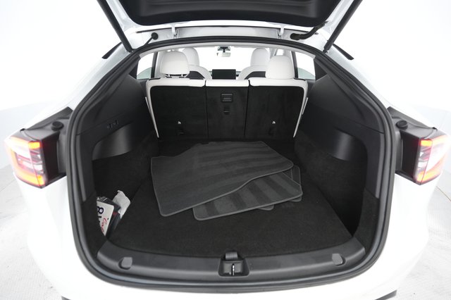 2021 Tesla Model Y — photo 21 of 26